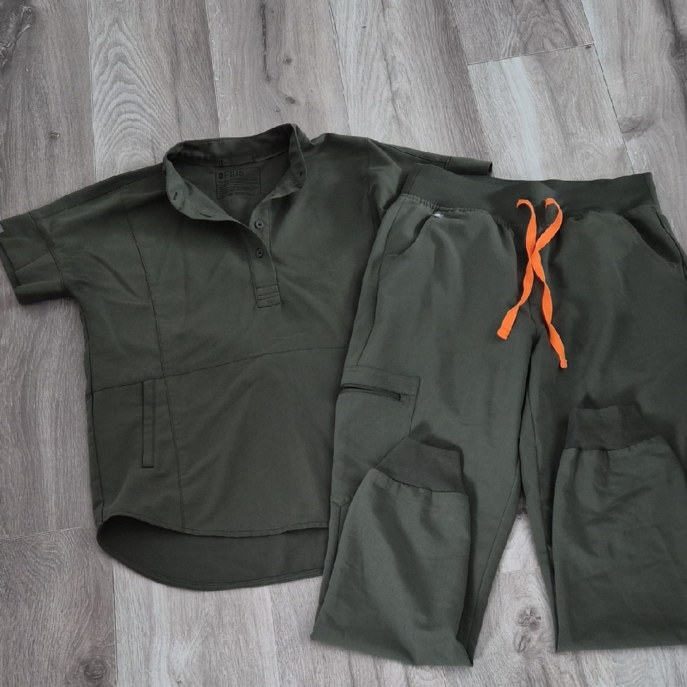 Figs Technical Collection Dark Green Top